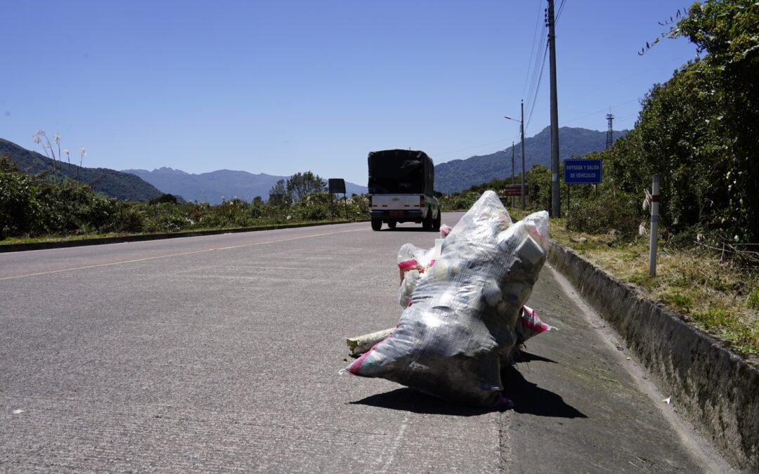 Minga por el páramo: 1.000kg de basura se recogieron en Papallacta