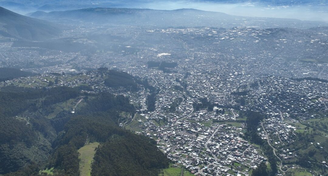 Legado familiar de conservación: FONAG firma Acuerdo de Conservación para proteger fuentes de agua en occidente Quiteño